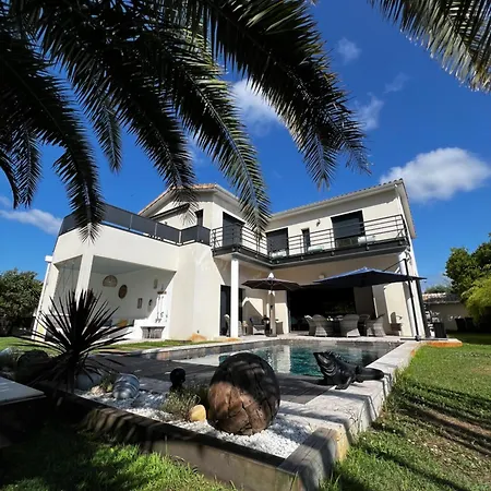 La Des Trois Pins Villa *