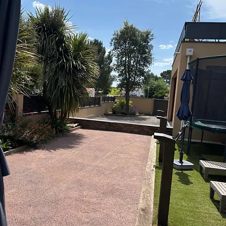 La Des Trois Pins Villa *